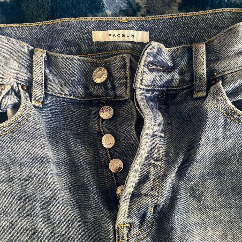 Pacsun high rise straight jeans, only worn a few times.
